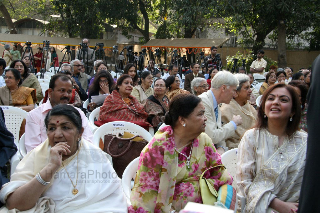 Lata Mangeshkar,Neeta Ambani at inauguration of Pichhwais of Shrinathji Exhibition 
