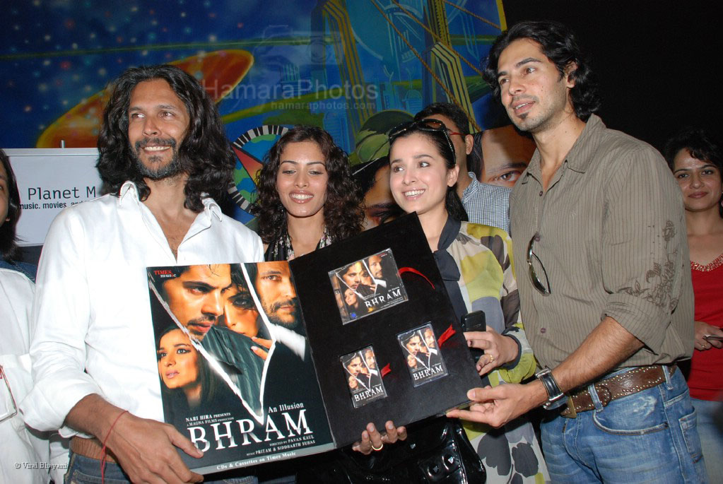 Milind Soman,Sheetal Menon,Simone Singh,Dino Morea at Bhram Music launch in  Planet M  on Feb 20th 2008 