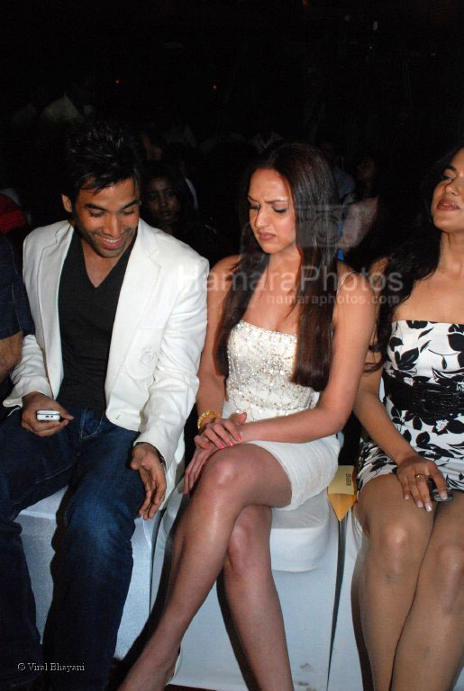 Tusshar Kapoor,Esha Deol,Sameera Reddy at One Two Three music launch in JW Marriott on Feb 20th 2008 