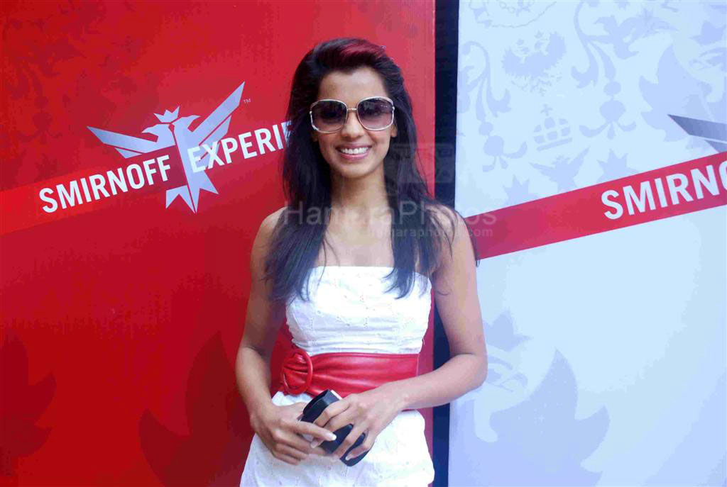 Mughda Godse at the Smirnoff Ten Brunch Party in Mumbai on Feb 24, 2008 