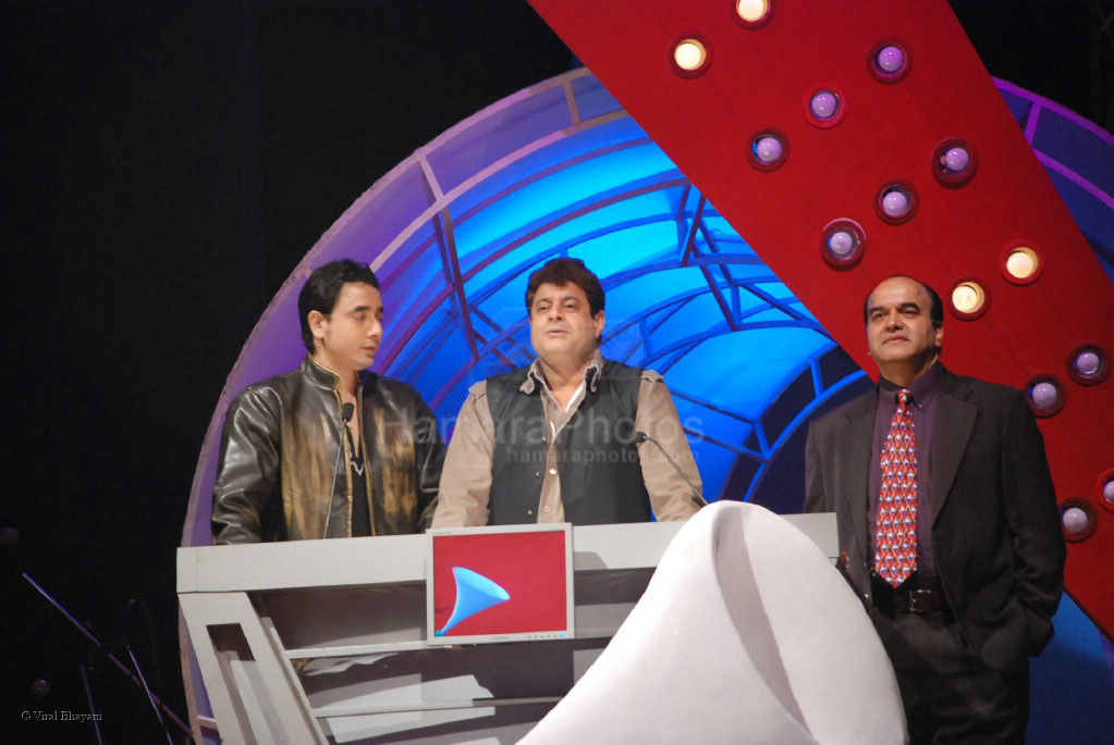 at Bajate Raho Red FM awards in Taj Land's End on Feb 25th 2008 