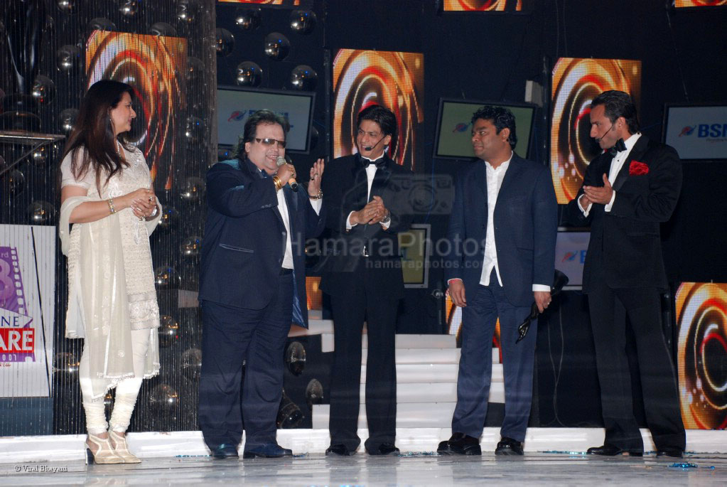Poonam Dhillon,Bappi Lahri,Shahrukh Khan,A R Rahman,Saif Ali Khan at Fair one Filmfare 2007 in Mumbai's plush Yashraj Studio on the 23rd Feb 2008 