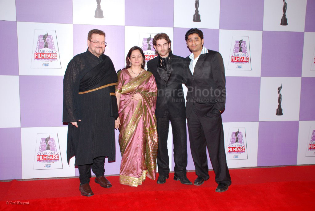 Neil,Nitin Mukesh with family at Fair one Filmfare 2007 in Mumbai's plush Yashraj Studio on the 23rd Feb 2008 