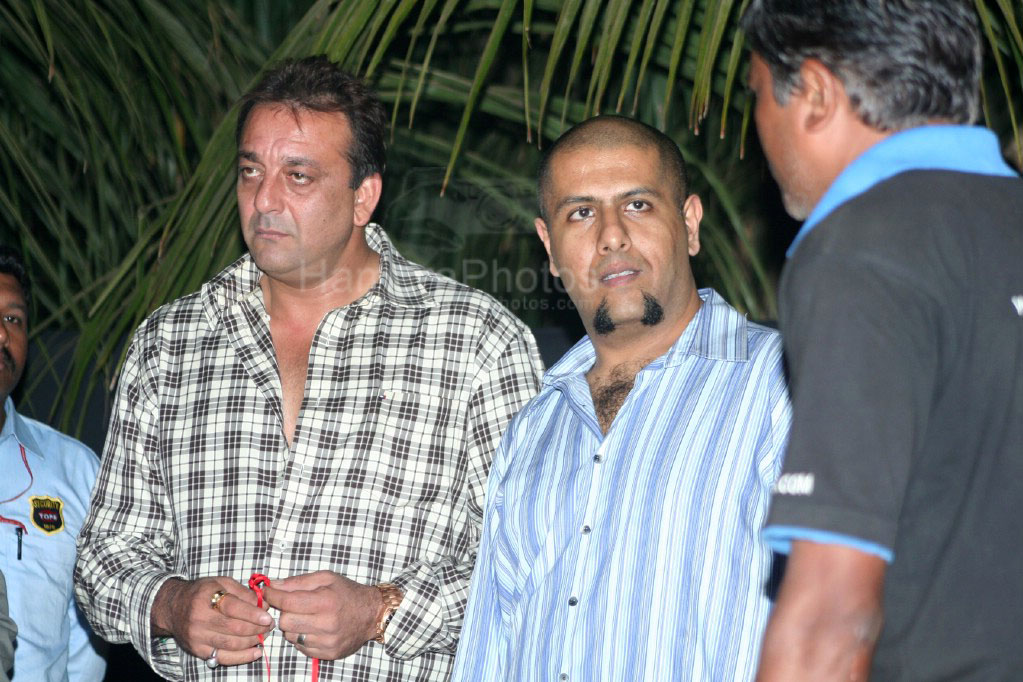 Sanjay Dutt, Vishal Dadlani at the music launch of Raghu Dixit's album in Bandra on Feb 26th 2008 