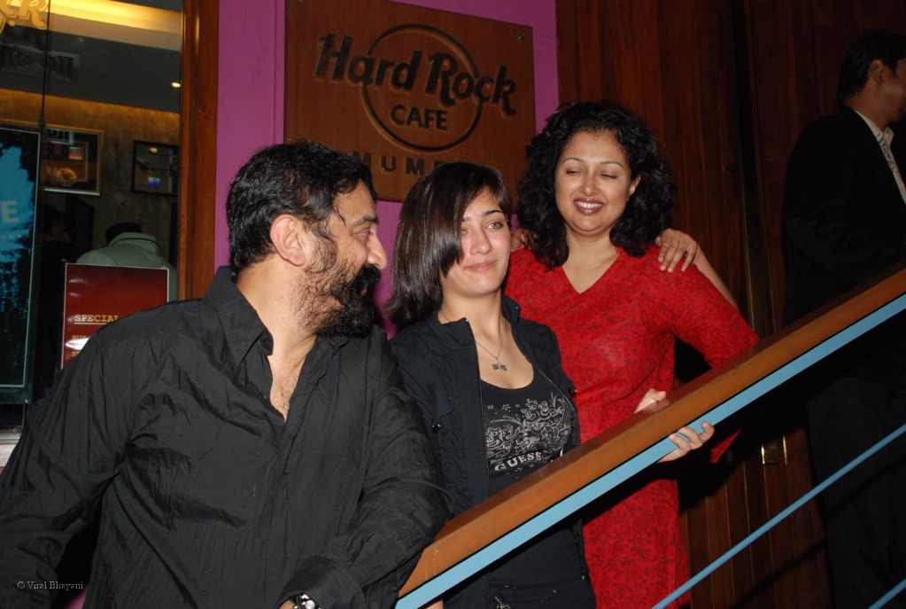 Kamal Hassan,Akshara Hassan,Gowthami  t the launch of Rollingstone magazine in Hard Rock Cafe on Feb 27th 2008