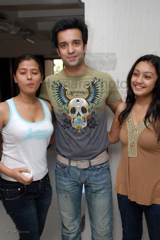Aamir Ali and Kruttika at Abigail's Surprise B_Day Party on 27 Feb 2008 