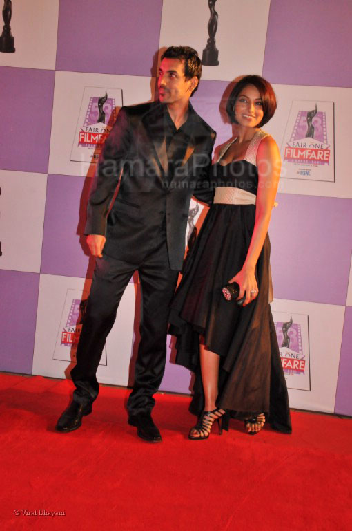 John Abraham,Bipasha Basu at Fair One 53rd Filmfare Awards in Mumbai on Feb 28th, 2008
