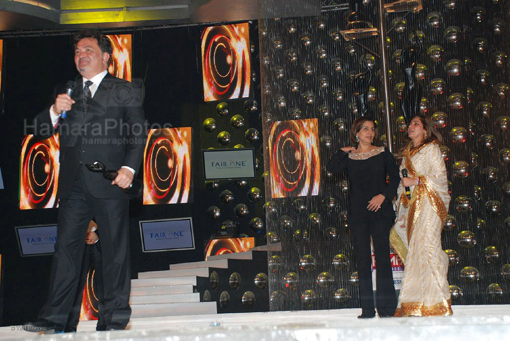 Rishi Kapoor,Neetu Singh,Dimple Kapadia at Fair One 53rd Filmfare Awards in Mumbai on Feb 28th, 2008