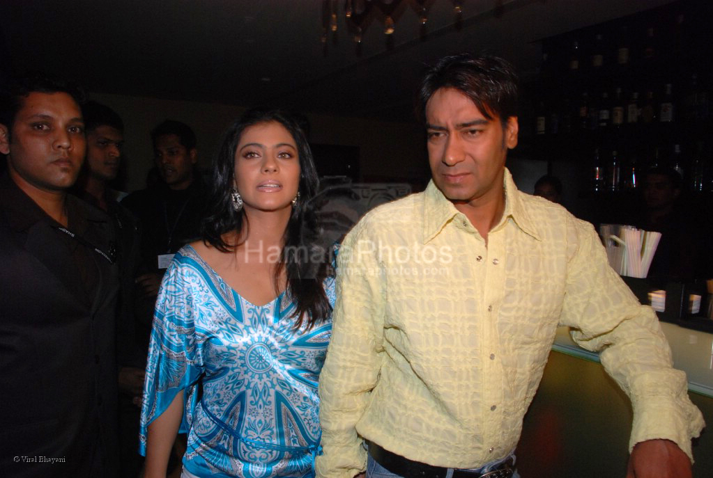 Kajol, Ajay Devgan at Radio One promotional event for film U Me Aur Hum at D Ultimate Club on 29th Feb 2008 