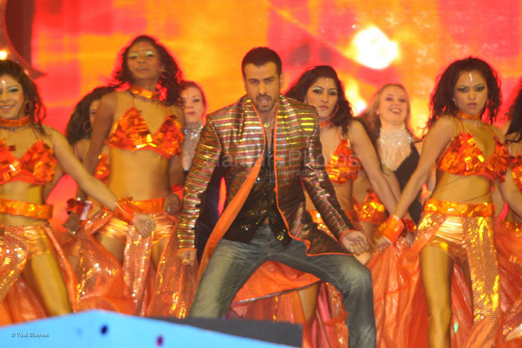 Ronit Roy at Balaji Awards 