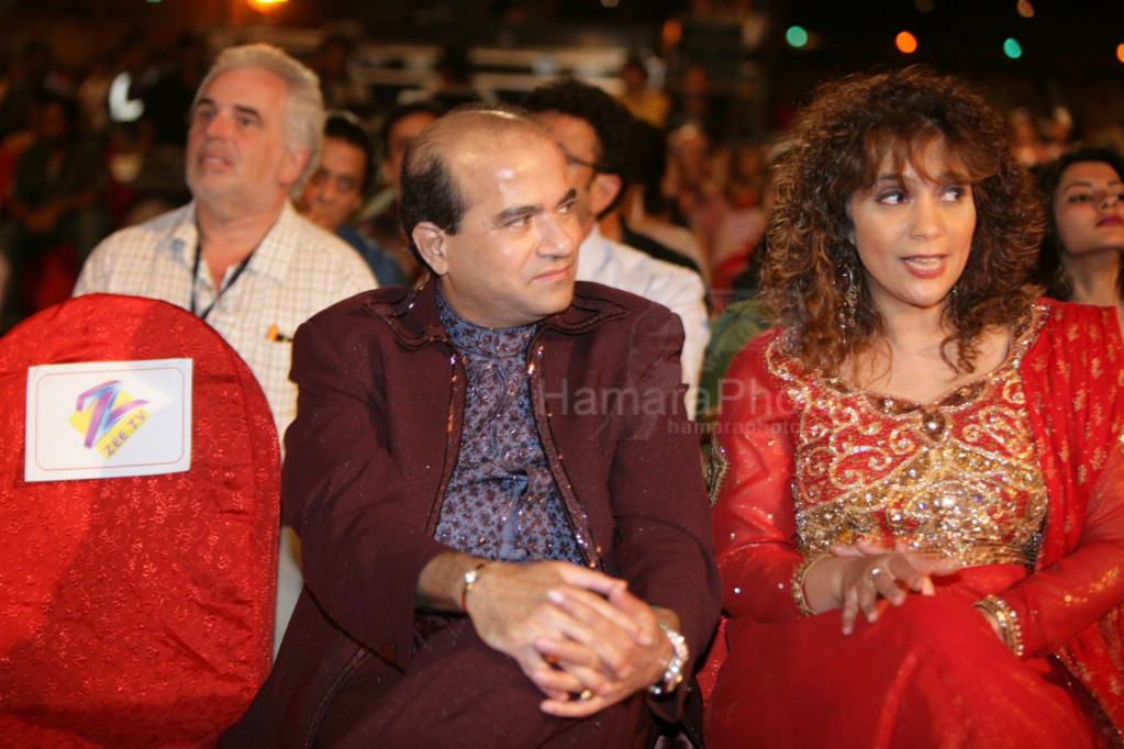 Suresh Wadkar, Peenaz Masani at the finals of Lil Champs on 1st March 2008 