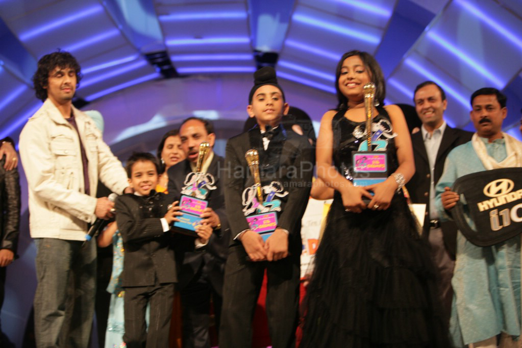 Anamika Chaudhary, Rohanpreet Singh, Tanmay Chaturvedi, Sonu Nigam at the finals of Lil Champs on 1st March 2008 
