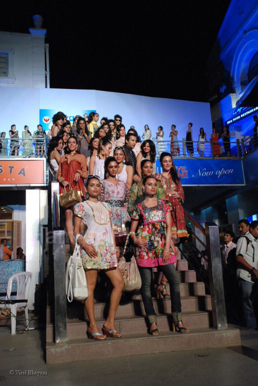 at Worlds longest fashion walk with 100 models at Skyzone, High Street Phoenix on 1st March 2008 