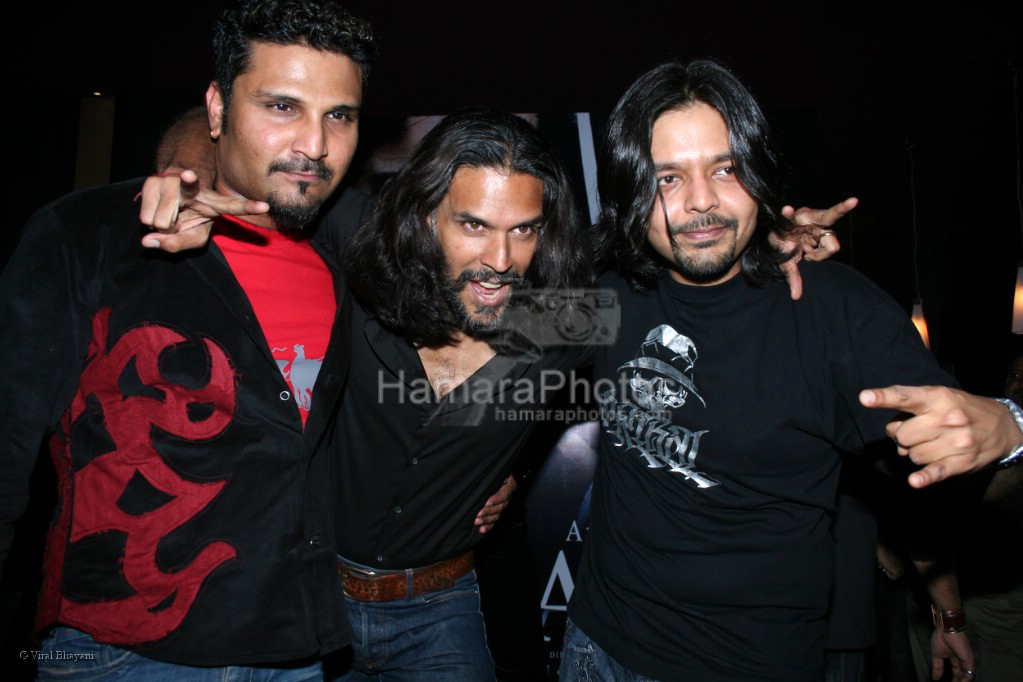 Siddharth,Milind Soman and Suhaas at the Bhram film bash hosted by Nari Hira of Magna in Khar on 2nd March 2008