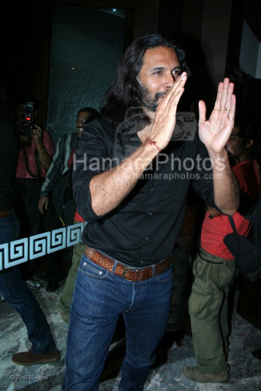 Milind Soman at the Bhram film bash hosted by Nari Hira of Magna in Khar on 2nd March 2008 - Copy