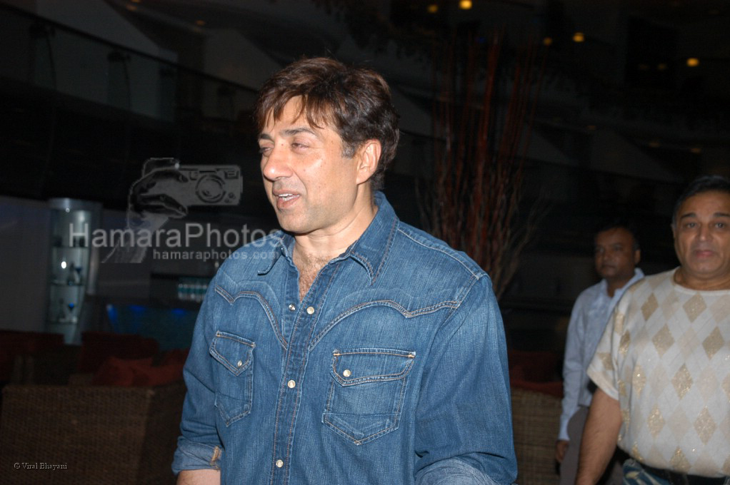 Sunny Deol at director Neeraj Pathak's birthday bash in Sahara Star on March 3rd 2008