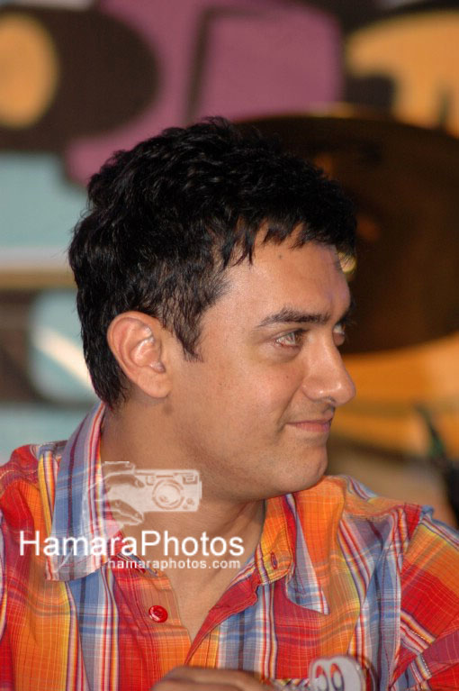 Aamir Khan at Sixteen Nine International Film Festival in Pravin Gandhi college of management on March 4th 2008