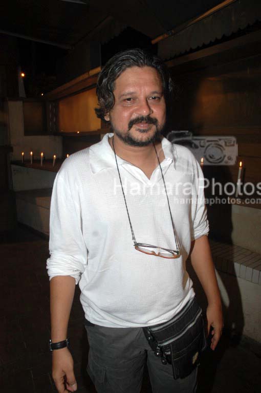 Amol Gupte at Makrand Deshpande's birthday in RIO lounge on March 5th 2008