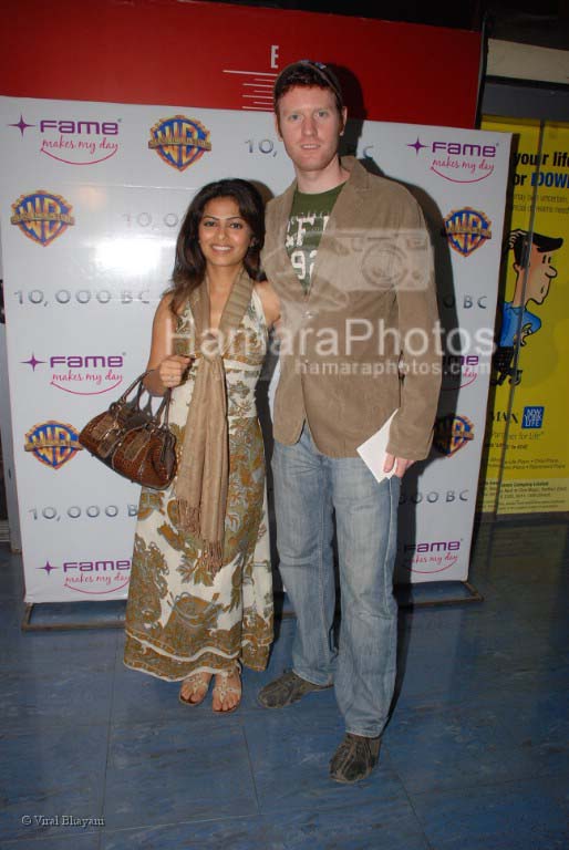 Shweta Keswani with alex at 10,000 BC premiere in Fame, Andheri on March 5th 2008