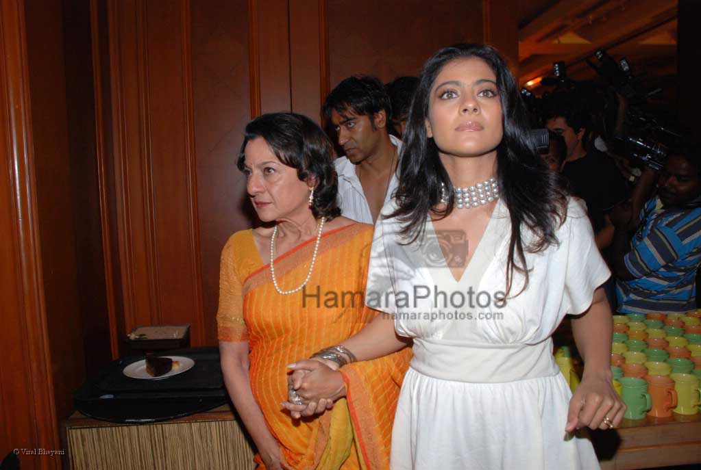 Tanuja,Kajol at Zee's new show Rock N Roll Family hosted by Sharad Kelkar in JW Marriott on March 6th 2008