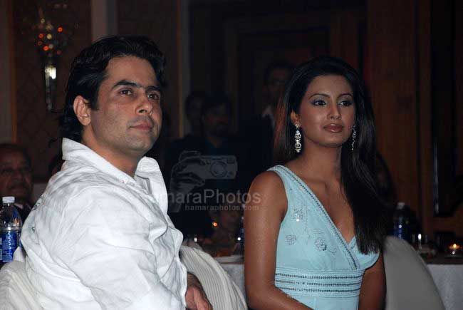 Aman Verma, Geeta Basra at Carwale Awards in Taj Lands End, Bandra, Mumbai on 7th March 2008 