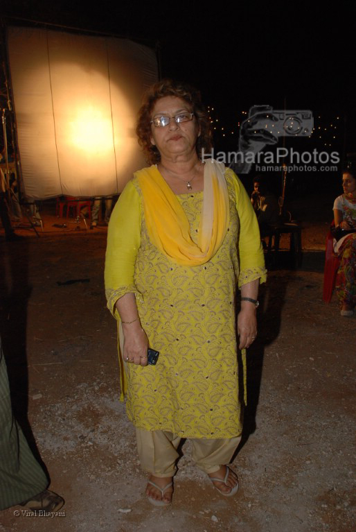 Saroj Khan at Rozza Catalano's item song for film Desh Drohi in Film City on March 10th 2008