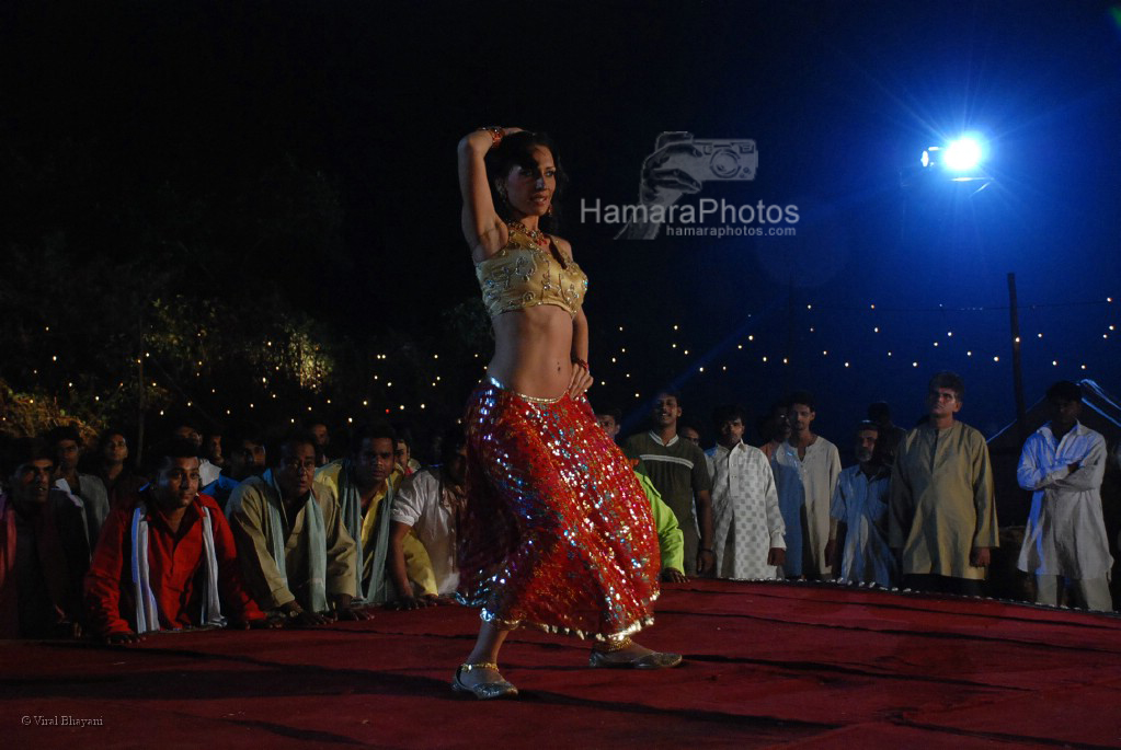 Rozza Catalano's item song for film Desh Drohi in Film City on March 10th 2008
