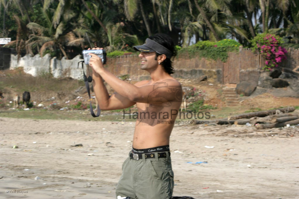 Ashmit Patel On location of film Toss in  Madh Island on March 11th 2008