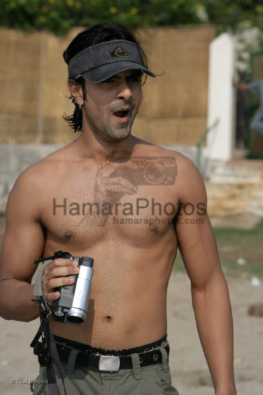 Ashmit Patel On location of film Toss in  Madh Island on March 11th 2008