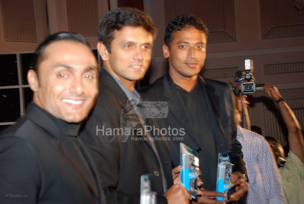 Rahul Bose. Rahul Dravid and Mahesh Bhupati at the Gillette Mach3 Turbo Comfort Challenge in  Hilton on March 11th 2008