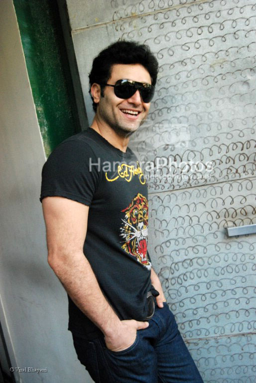 Shiney Ahuja on the sets of film Hijack at Poison on March 15th 2008 