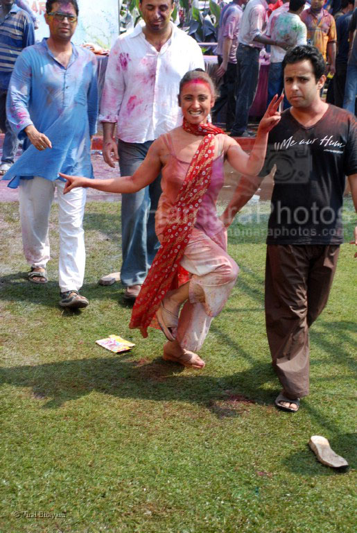 Divya Dutta at Zoom Holi bash in Mumbai  in Dariya Mahal, Versova on March 22nd 2008