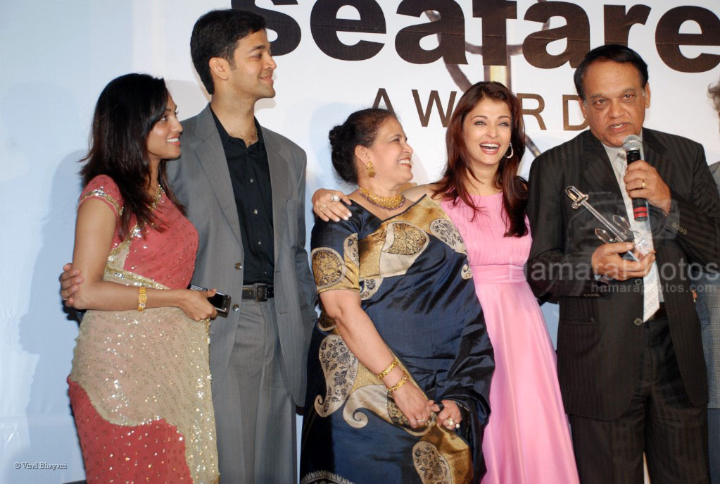 Aishwarya Rai with family at Sailor Today Awards in Royal Palms on March 15th 2008