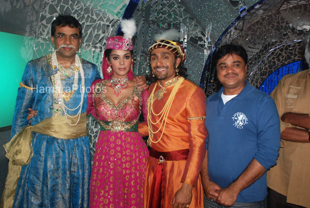 Paresh Rawal,Mallika Sherawat,Rahul Bose on the sets of Maan Gaye Mughal-e-Azam at Filmistan on March 20th 2008