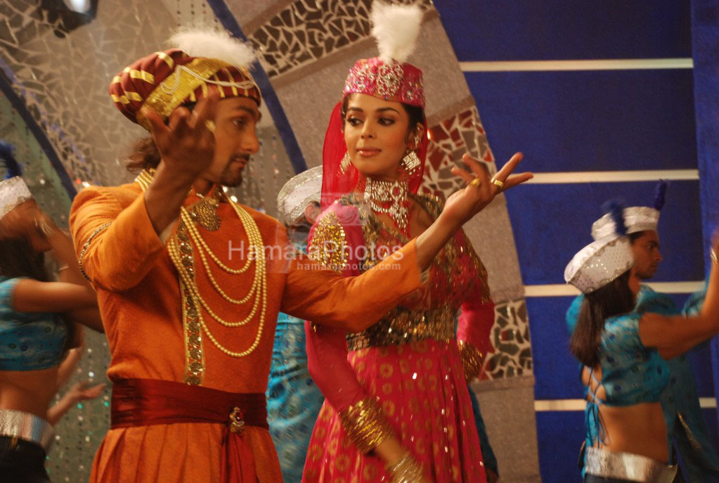 Rahul Bose,Mallika Sherawat on the sets of Maan Gaye Mughal-e-Azam at Filmistan on March 20th 2008