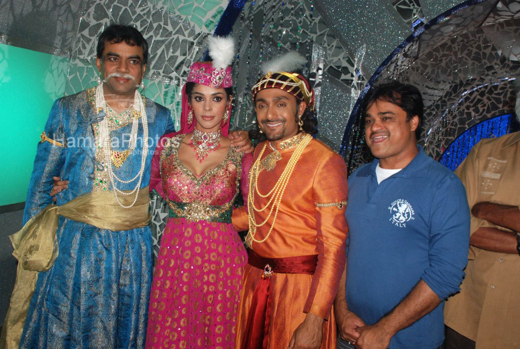 Paresh Rawal,Mallika Sherawat,Rahul Bose on the sets of Maan Gaye Mughal-e-Azam at Filmistan on March 20th 2008