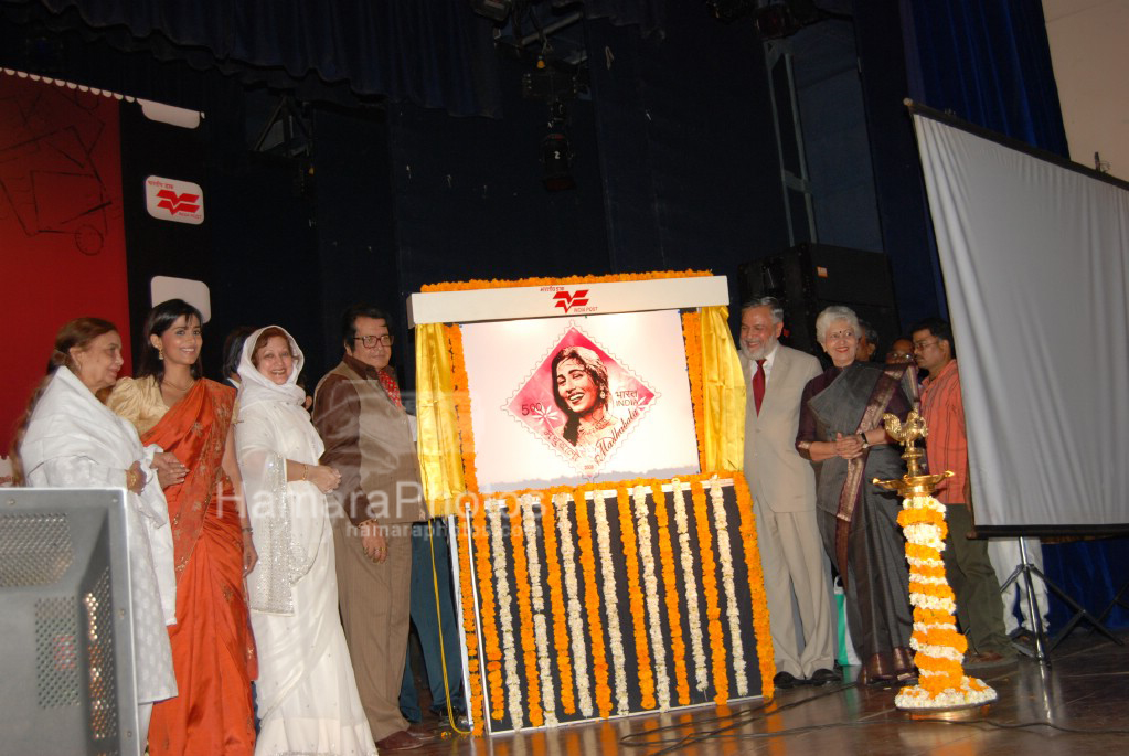 Sashikala,Sonali Kulkarni,Nimmi, Manoj Kumar at the Launch of Stamp on Madhubala in Ravindra Natya Mandir on March 18th 2008