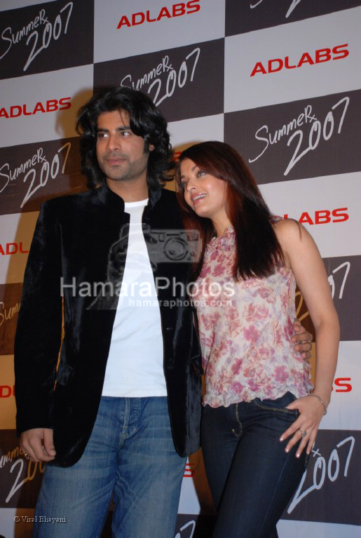Sikander Kher with Aishwarya Rai at the Summer 2007 first look in The Club on March 25th 2008
