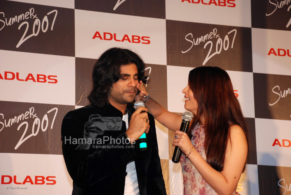 Sikander Kher with Aishwarya Rai at the Summer 2007 first look in The Club on March 25th 2008