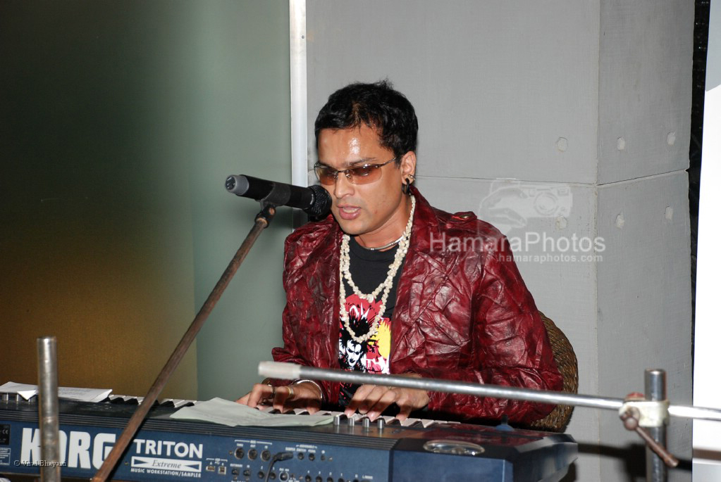 Zubeen Garg at Bryan Adams 11 album launch in Pause, Hill Road, Bandra on  March 26th 2008 / Most Viewed Bollywood Photos - Bollywood Photos