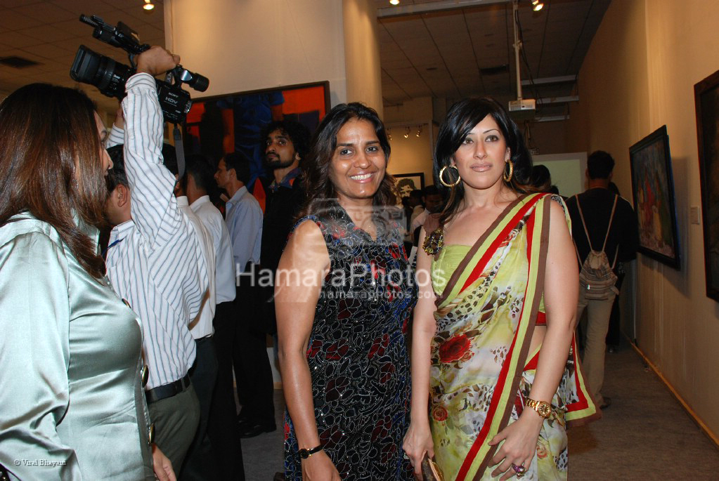 Farzana Contractor with Maheka Mirpuri at Tina  Ambani's Harmony show in Nehru Centre on March 28th 2008