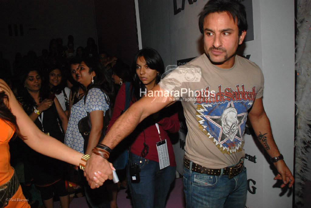 Saif Ali Khan at Manish Malhotra Show in LIFW on 29th 2008