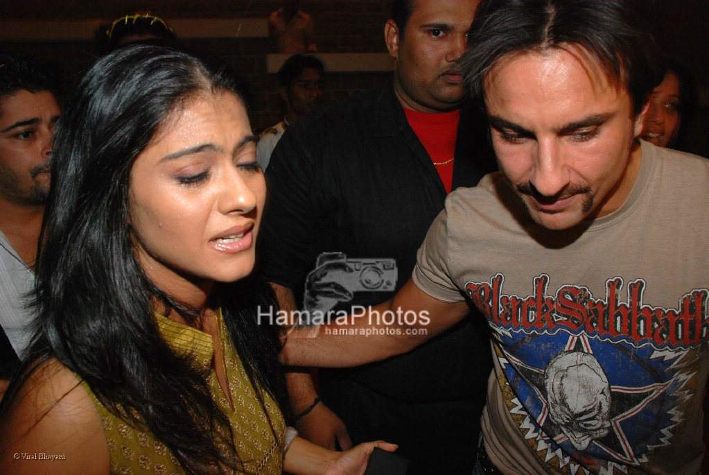 Saif Ali Khan,Kajol at Manish Malhotra Show in LIFW on 29th 2008