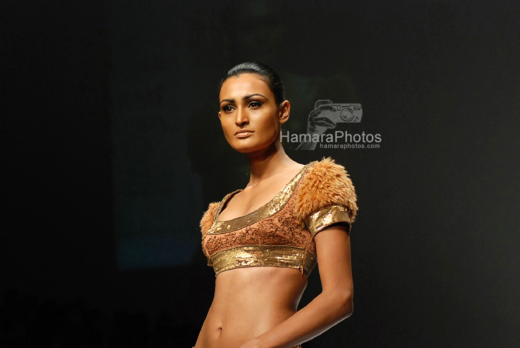 Model walks on the Ramp for Abdul Halder in Lakme India Fashion Week on March 31th 2008