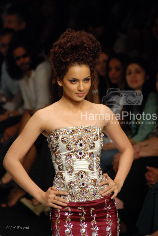 Kangana Ranaut walks on the Ramp for Narendra Kumar Ahmed in Lakme India Fashion Week on March 31th 2008