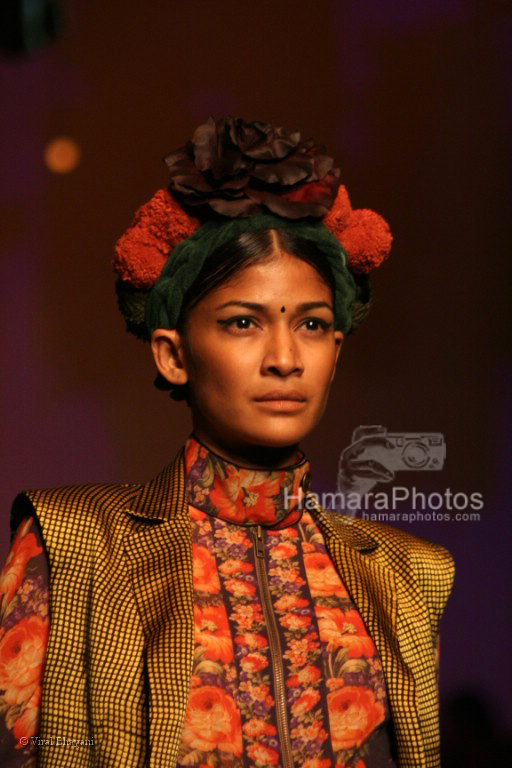 Carol Gracias at Sabyasachi show in Lakme India Fashion Week on April 1st 2008