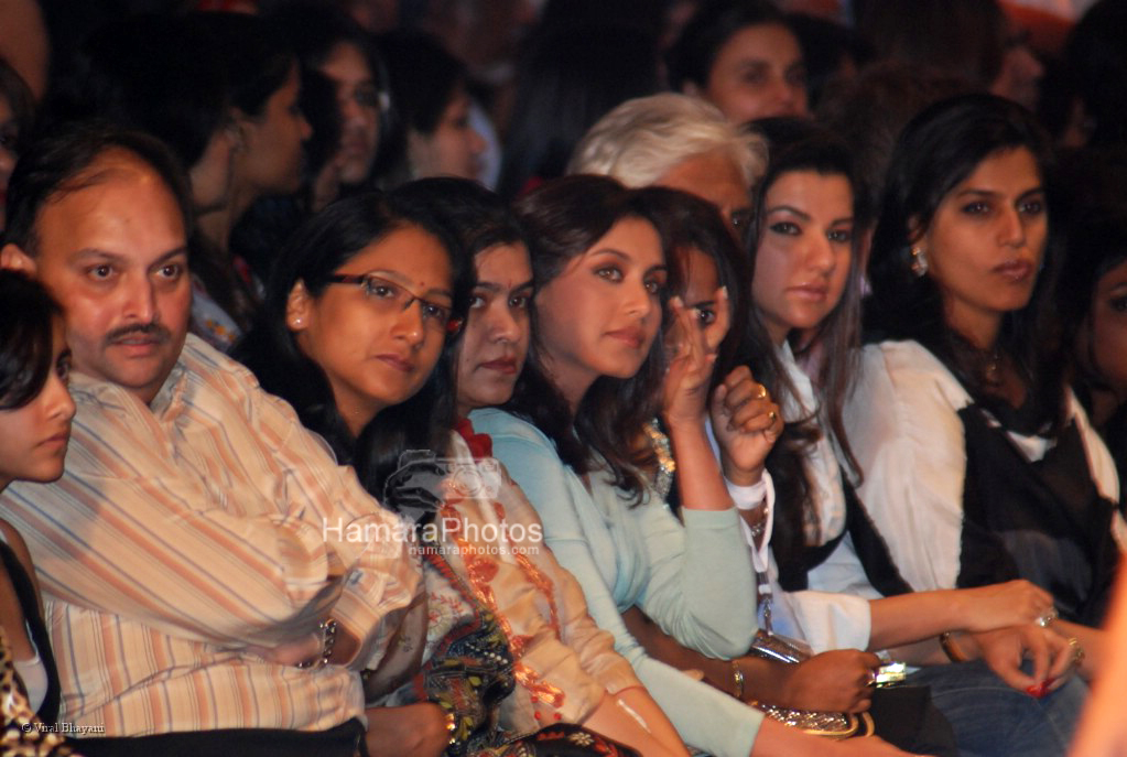 Rani Mukherjee at Sabyasachi show in Lakme India Fashion Week on April 1st 2008