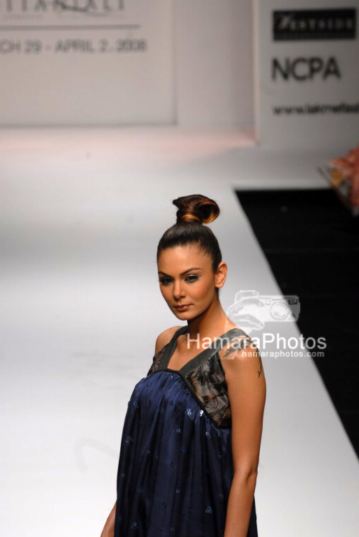 Model walks on the ramp for Soumitra Mondal in Lakme Fashion Week on April 2nd 2008
