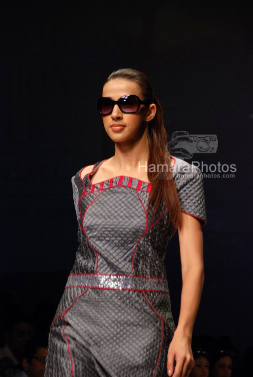 Model walks on the ramp for Aastha Bahal show in Lakme Fashion week on April 2nd 2008