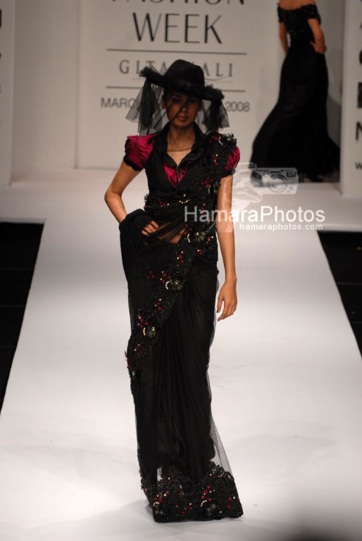 Model walks on the ramp for Sanjay Malhotra in Lakme Fashion week on April 2nd 2008